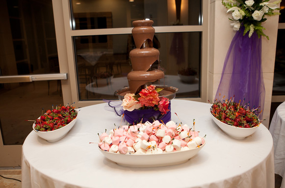 rosy-catering-decorations-chocolatefountains-