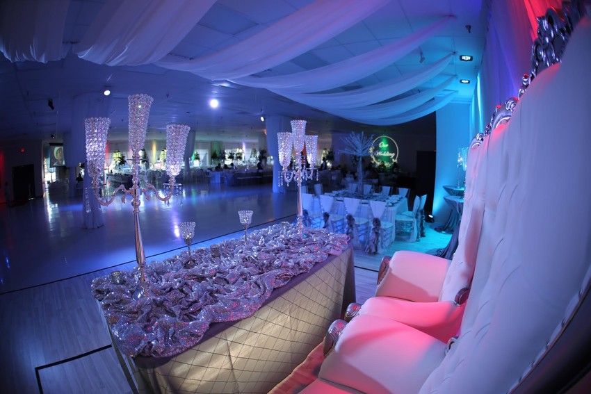 Luxury on the lake reception hall